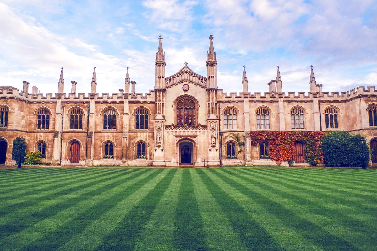 The Ultimate Guide to Cambridge Scholarships: Unlocking Prestigious Opportunities