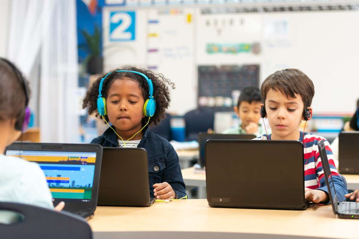 Top 7 Innovative Classroom Technologies Revolutionizing Education