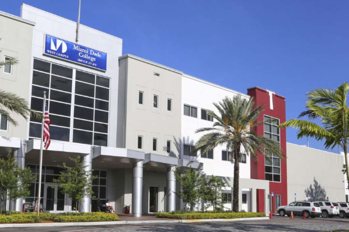 14-Year-Old Breaks Records as Youngest Graduate at Miami-Dade College
