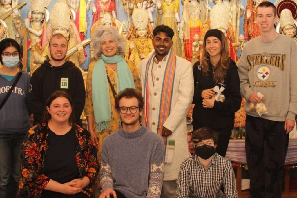 Hofstra Students Explore Faith and Culture Through Immersive Religion Course