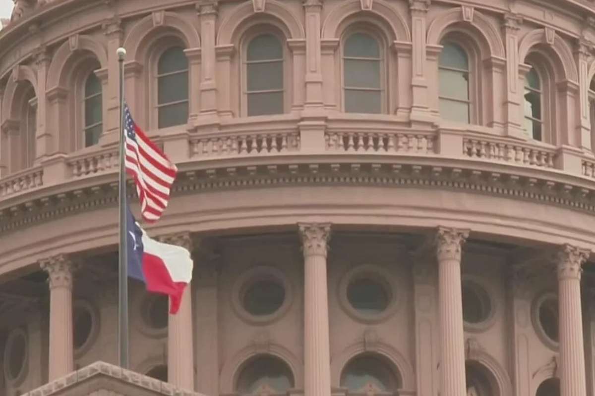 Texas Orders Colleges to Identify Undocumented Students for Out-of-State Tuition Charges