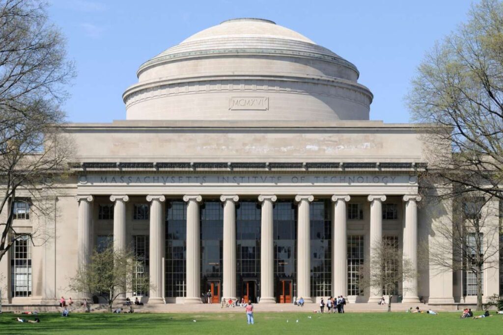 10 Best Art Schools In The World You Should Know | Future Education Magazine