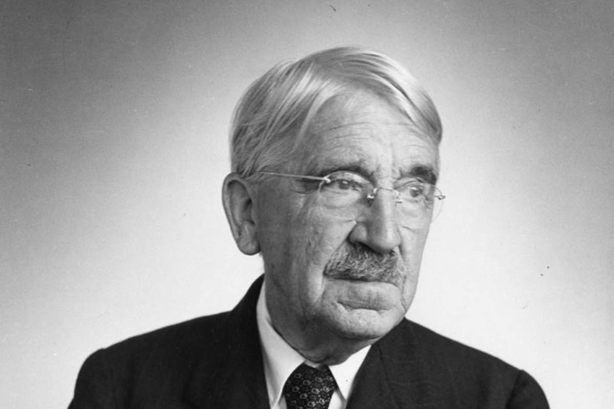 12 Greatest Teachers of the World and the Life Lessons We Still Need Today | Future Education Magazine