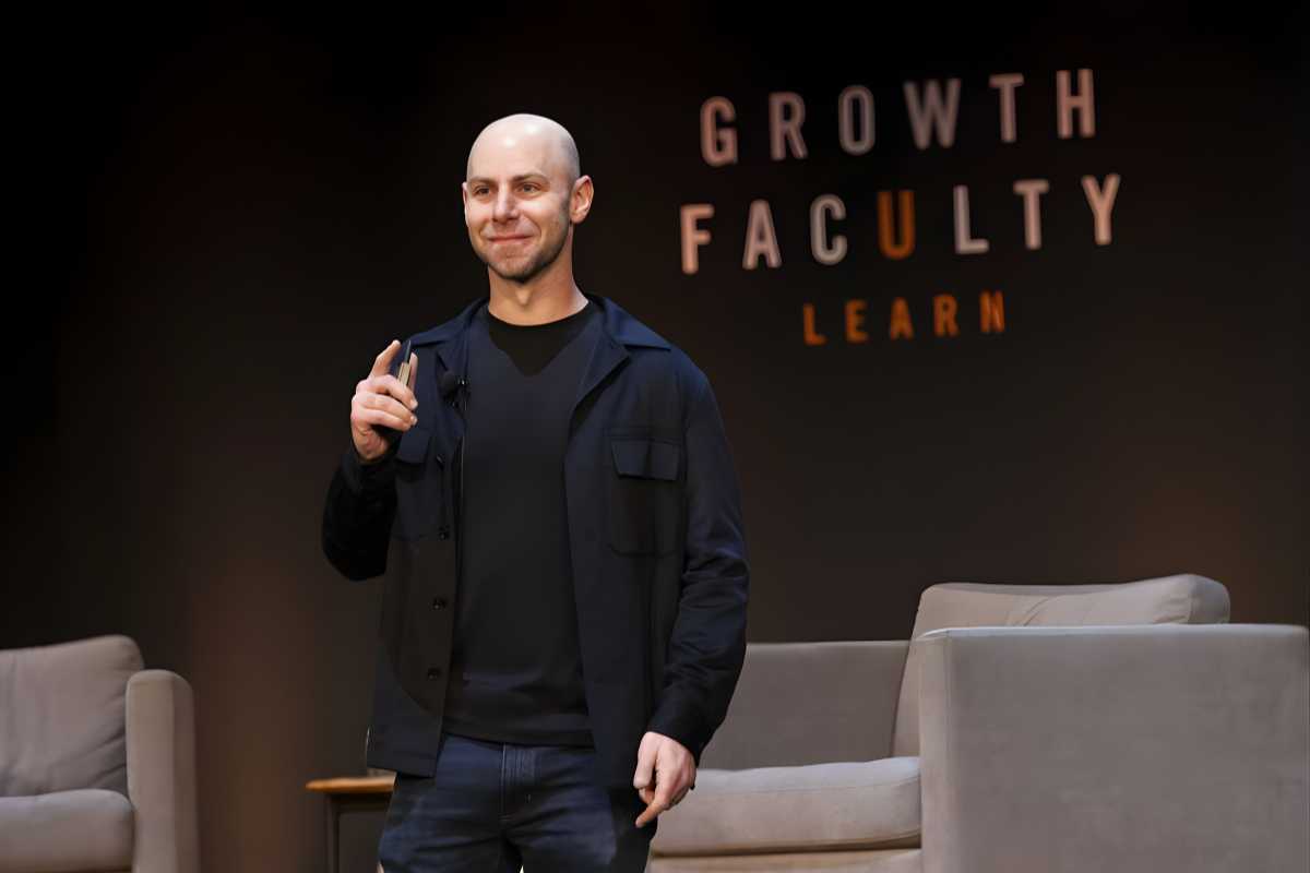 15 Must-Listen Podcasts for Self-Improvement to Transform Your Life | Future Education Magazine