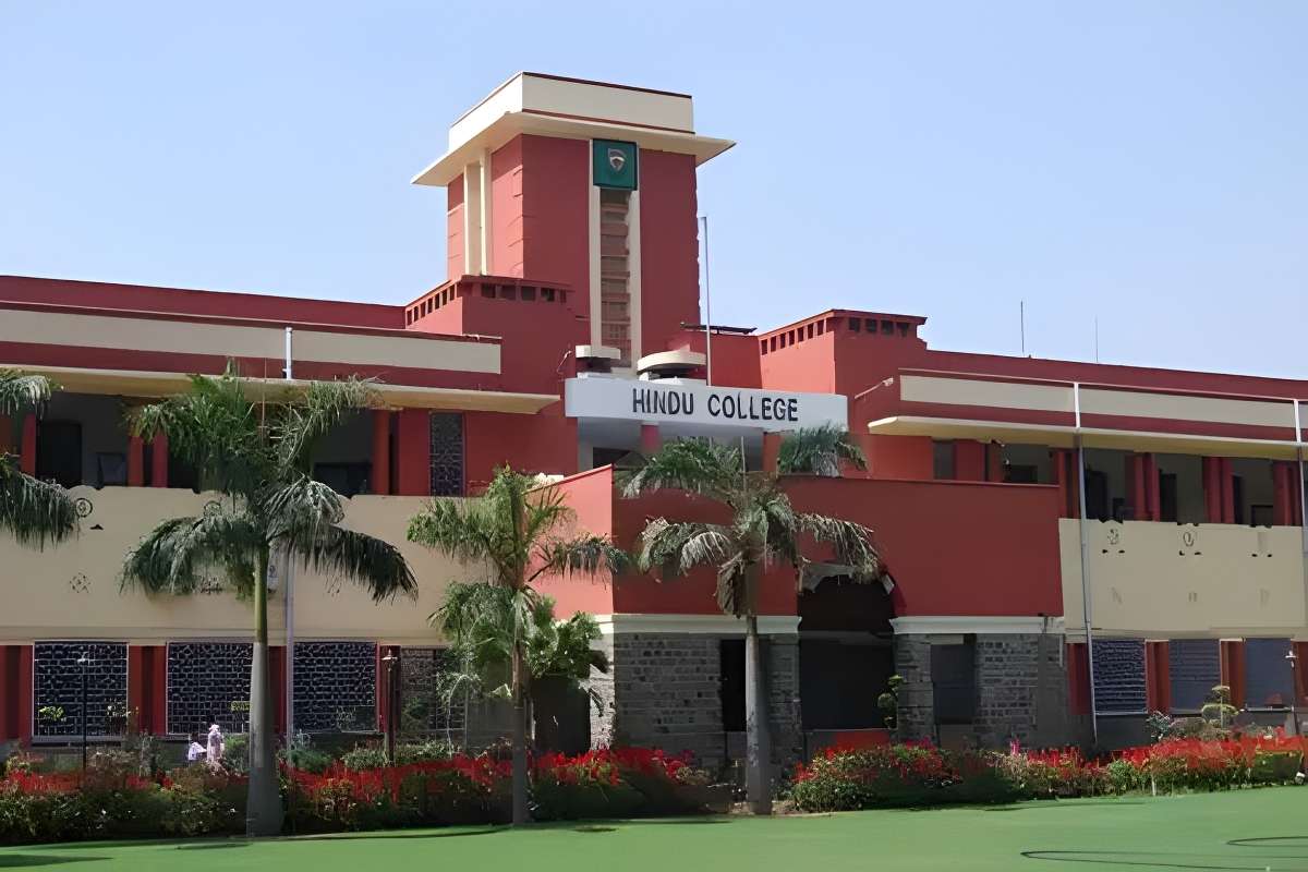 A Guide to the Best Commerce Colleges in India: Top 10 Rankings Revealed | Future Education Magazine