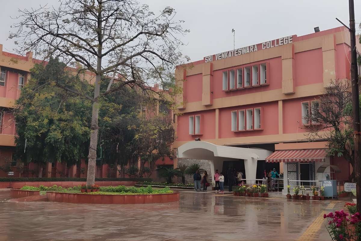 A Guide to the Best Commerce Colleges in India: Top 10 Rankings Revealed | Future Education Magazine