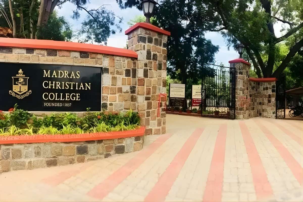 A Guide to the Best Commerce Colleges in India: Top 10 Rankings Revealed | Future Education Magazine