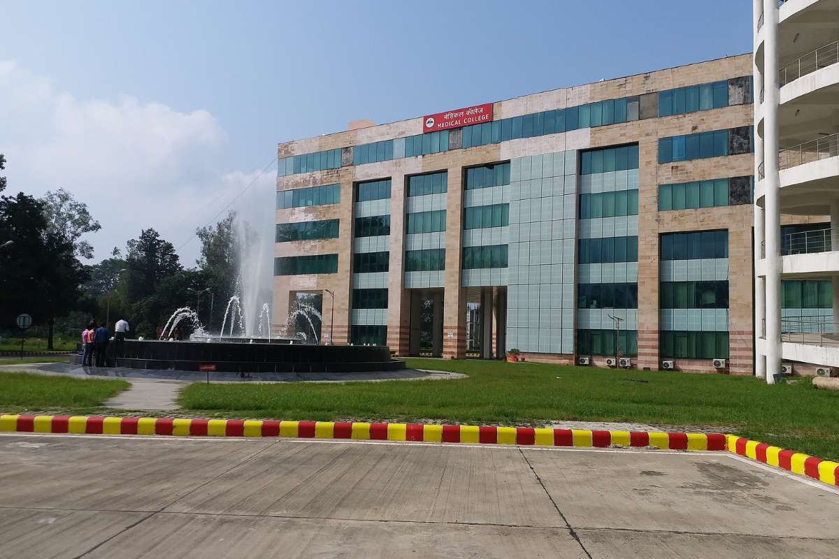 Top Indian Medical Colleges for MBBS: A Complete NEET 2026 Aspirants’ Guide | Future Education Magazine