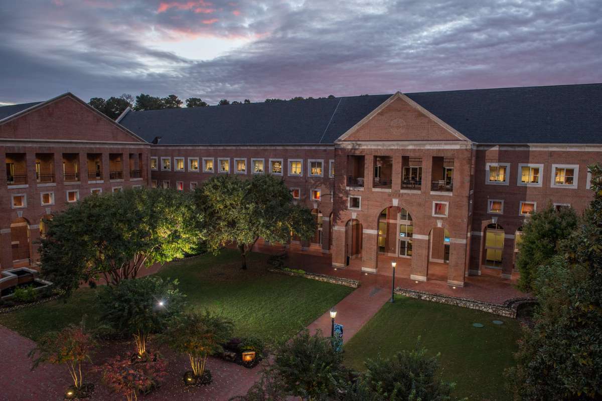 Best Colleges for Finance in the USA Where Top Students Land Six-Figure Jobs | Future Education Magazine