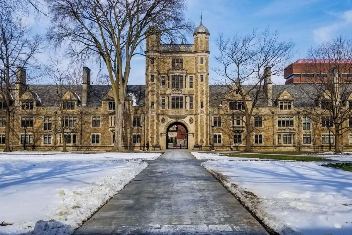 10 Best Nursing Programs in the US Backed by Strong Clinical Training | Future Education Magazine