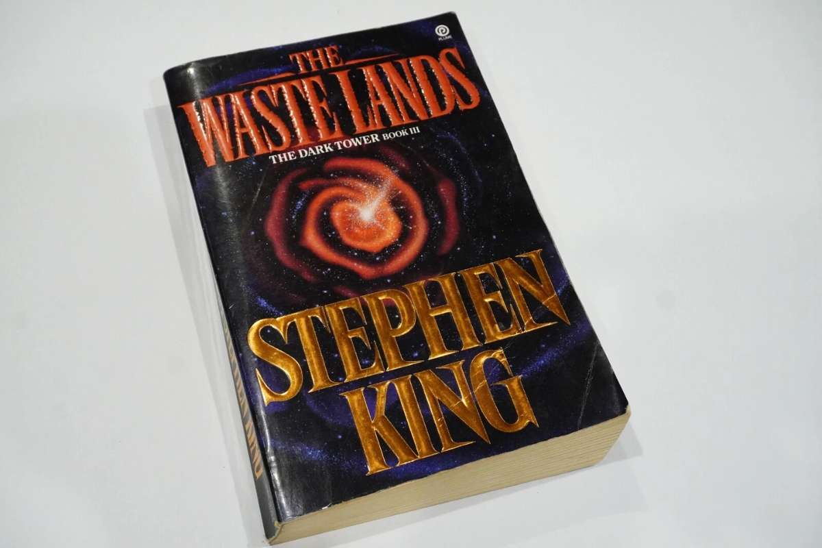 Top 10 Best Stephen King Books That Readers Still Love in 2026 | Future Education Magazine