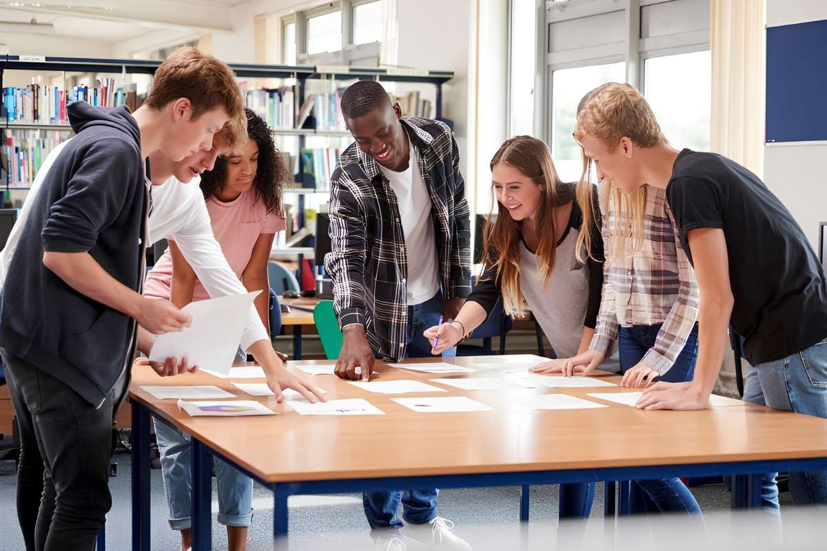 Experiential Learning vs Traditional Learning: Which One Works Better? | Future Education Magazine
