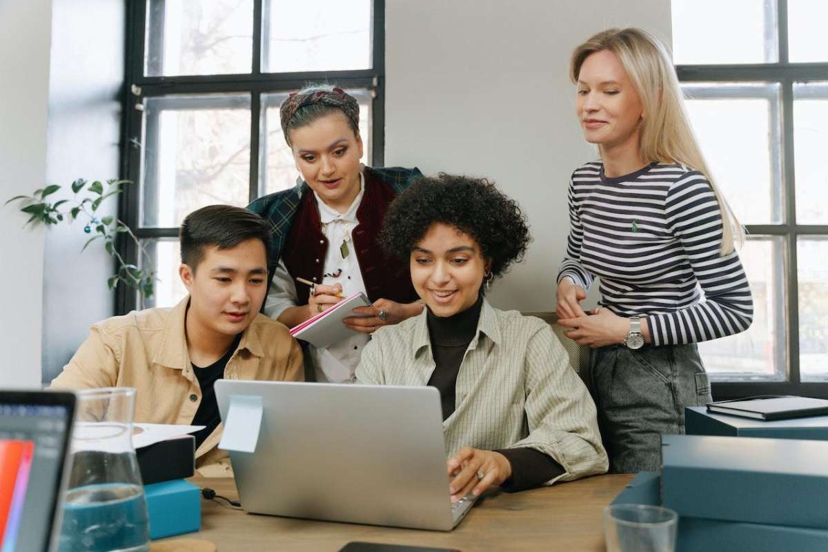 Employee Training vs Employee Development: How Do They Differ? | Future Education Magazine