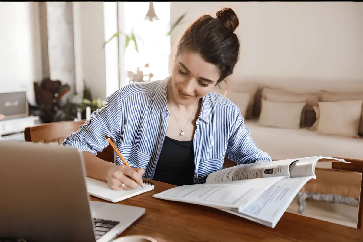 How to Study for Long Hours? 10 Practical Ways to Study Better | Future Education Magazine