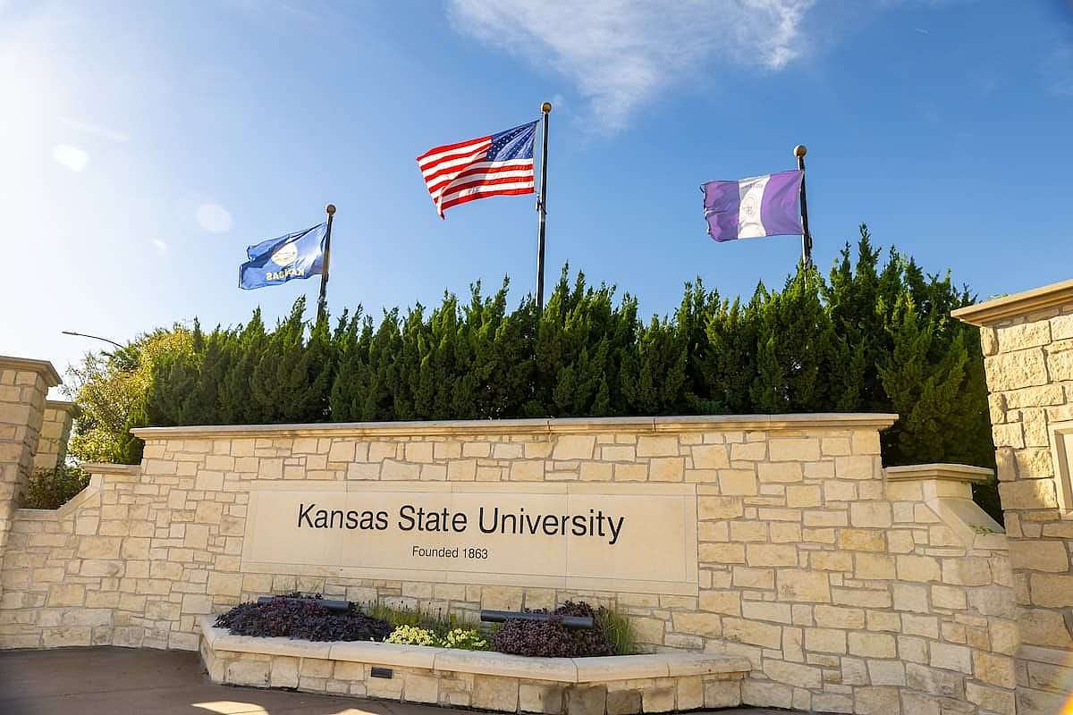 Kansas University Enrollment Gains As Community And Technical Colleges Decline | Future Education Magazine